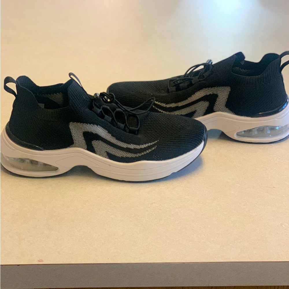 Slip-on easy lace walking shoes 10